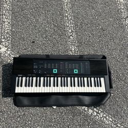 Yamaha PSR-80 Portable Electronic Keyboard Synthesizer Vintage 80s Portatone