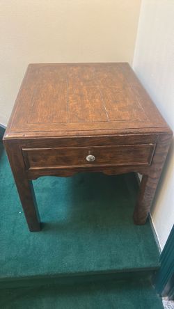 Henredon Side table