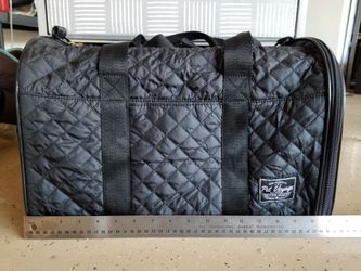 Pet carrier- Like new