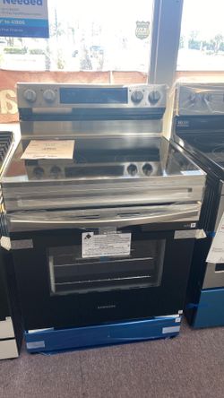 Samsung 6.3 cu. ft. Smart Freestanding Electric Range with Steam Clean