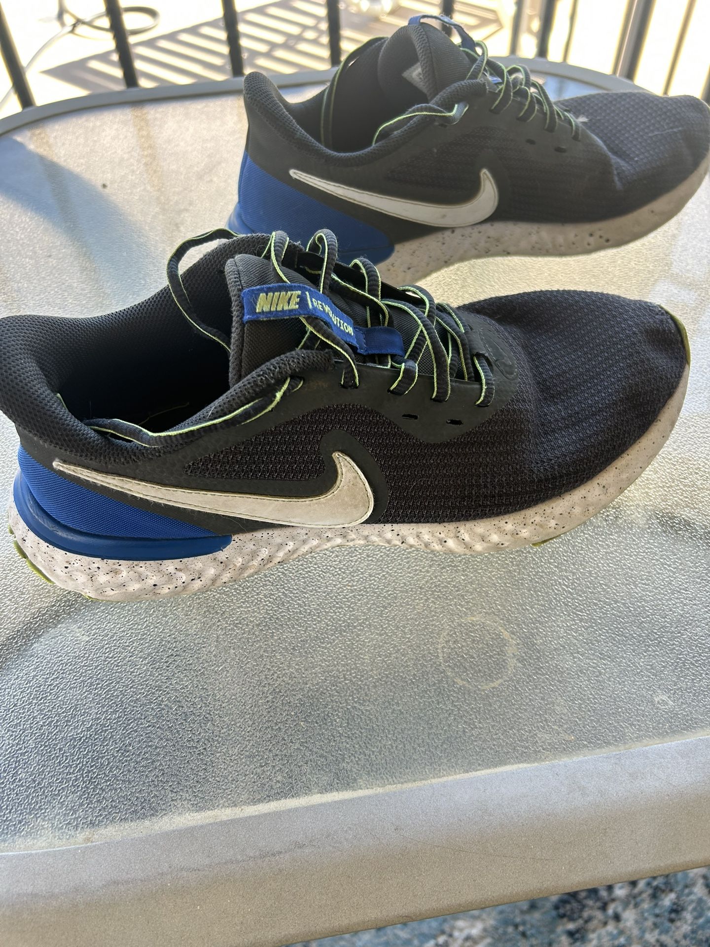 Nike Revolution Sneakers