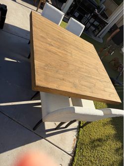 Large dining table farm style comes with 4 chairs.