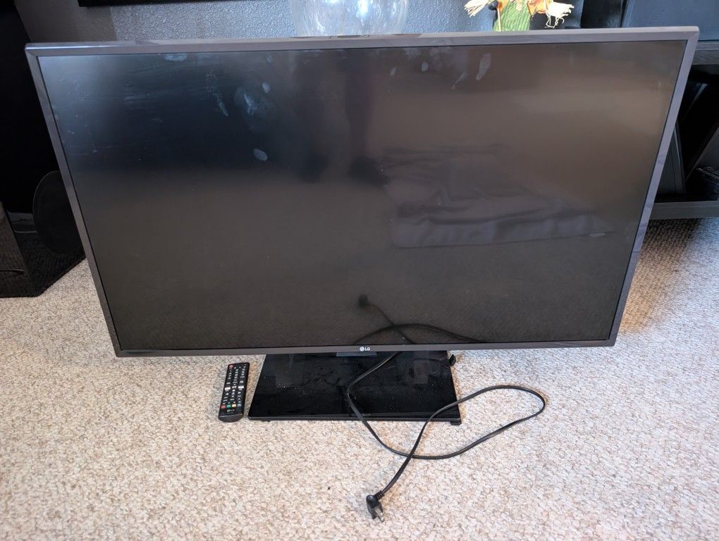 43" LG 4K TV