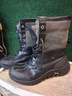 UGG Australia Leather Shearling Boots – Women’s Size 10 – Vibram Sole