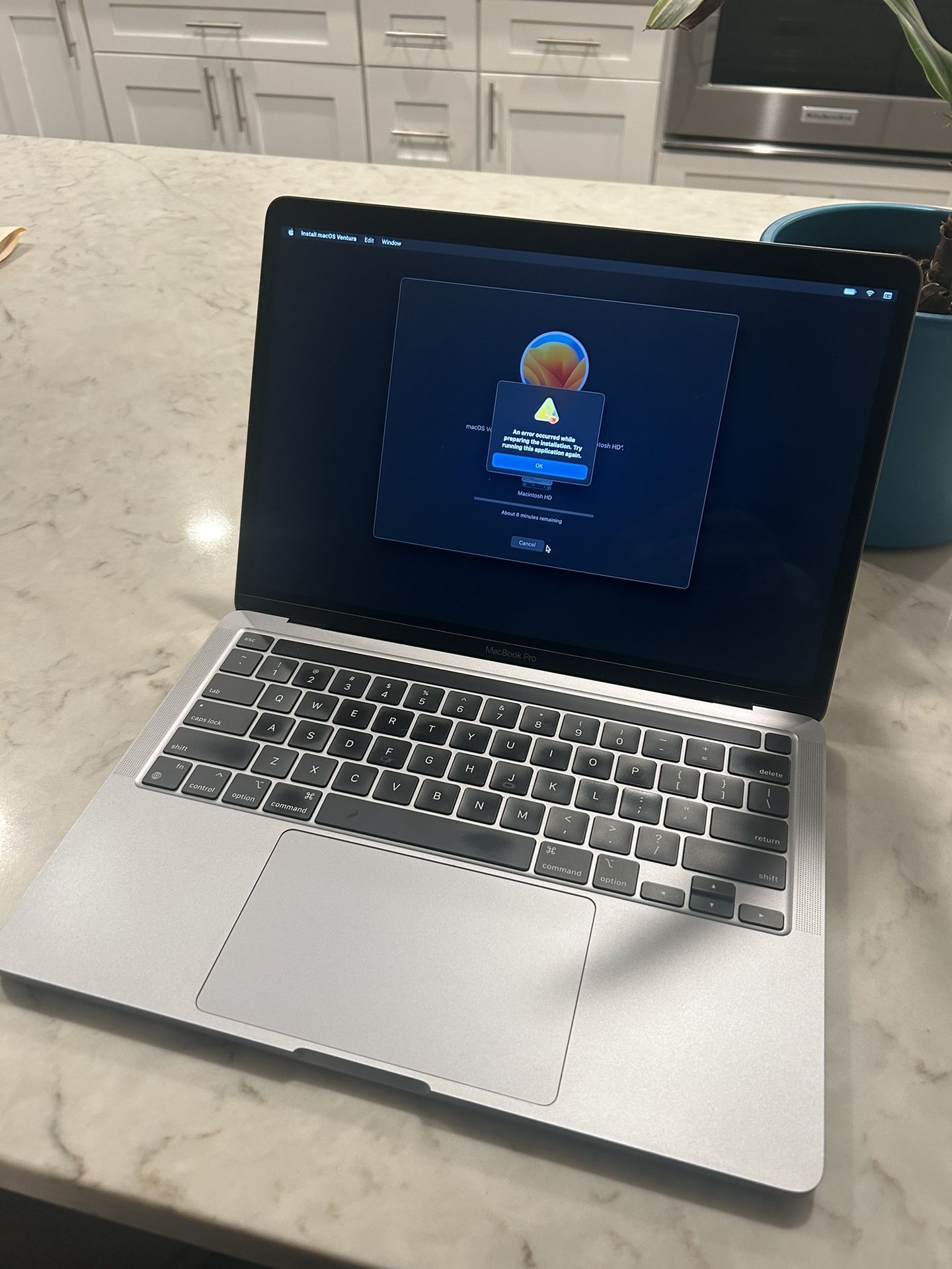 MacBook  Pro 8gb 2020 
