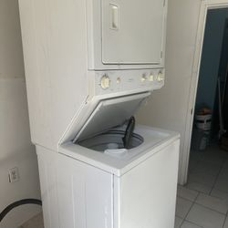 Stackable washer/dryer