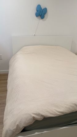 Malm ikea white queen bed with brand new mattress from serta