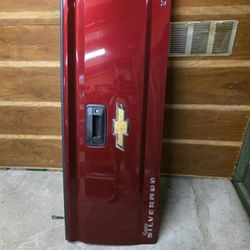 2014-2018 GMC Sierra and chevy silverado tailgate 