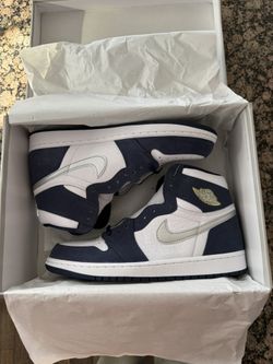 New Jordan 1 Retro Midnight Navy Size 10