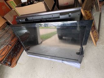 Sanyo DP55441 55” LCD HDTV, with mount