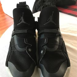 Jordan 33’s size 9 1/2 good shape