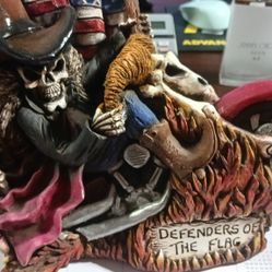 DEFENDERS OF THE FLAG STATUE