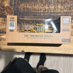 CAT 140H Motor Grader 1:50 Diecast Replica