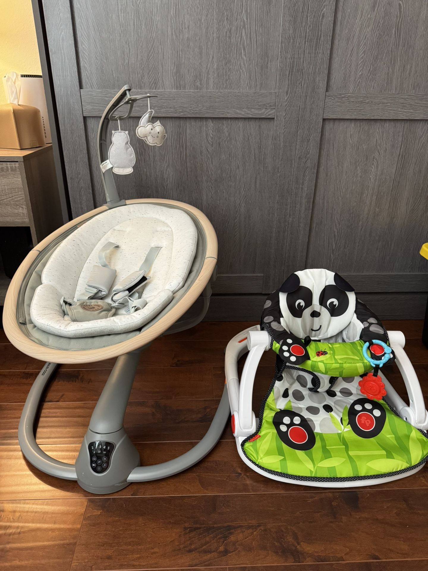 Maxi Cosi cassia swing & Fisher price Sit Me Up Floor Seat