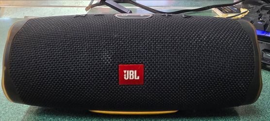 JBL Charger 4