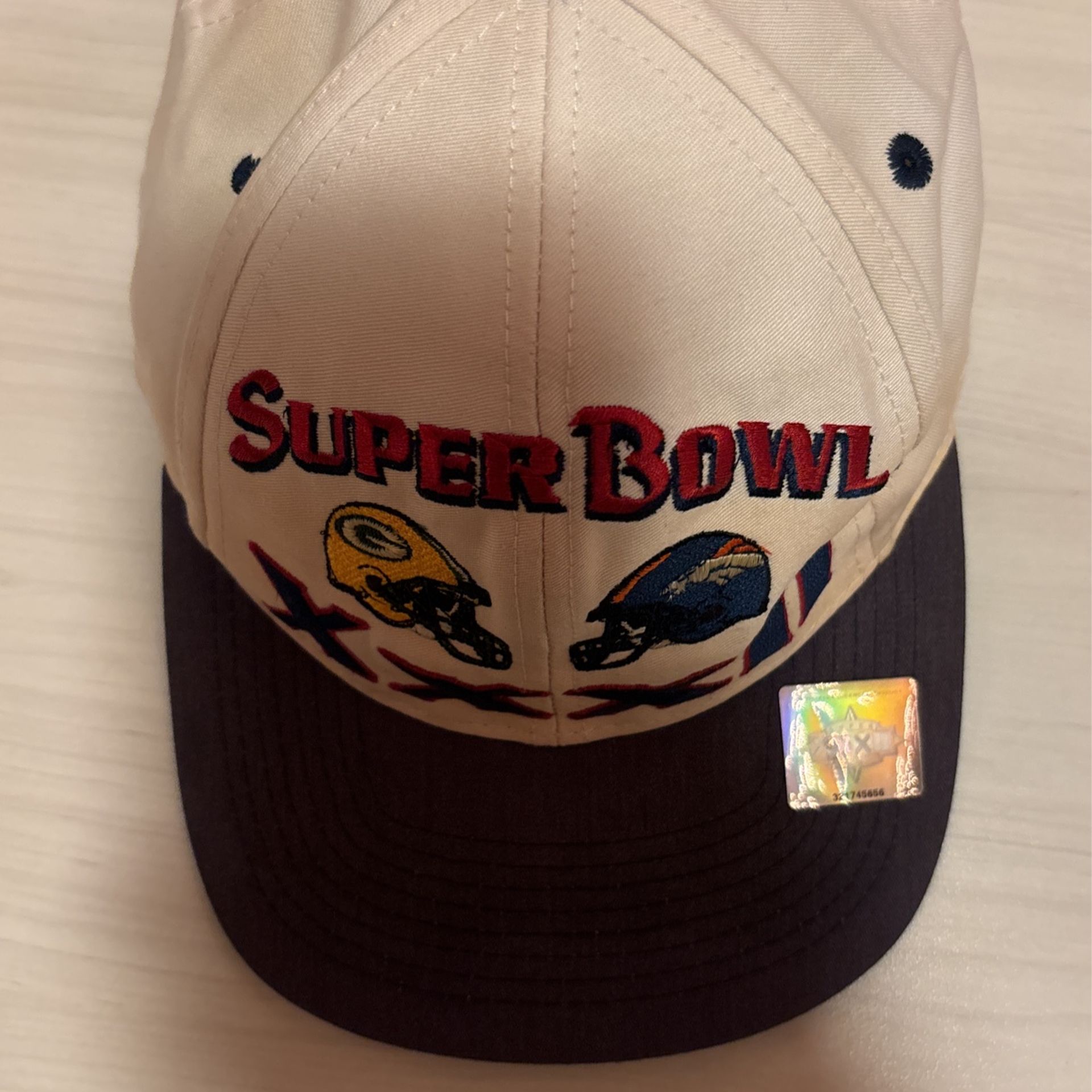 Photos: Super Bowl XXXII - Denver Broncos and Green Bay Packers - The Mercury Ne