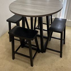 Round Dining Table (36”x36”) With 4 (24” ) Chairs