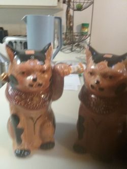 Vintage ornamental ceramic cats...made in japan