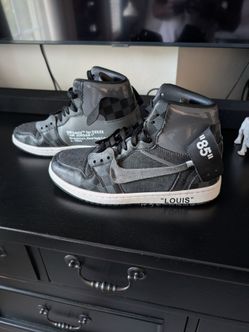 Men's size 9.5 shoes.