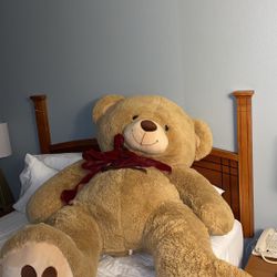 GIANT TEDDY BEAR