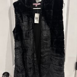 Black Faux Fur Sleeveless Sweater Vest