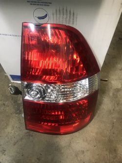 2002 Acura MDX 3.5 v6 tail light