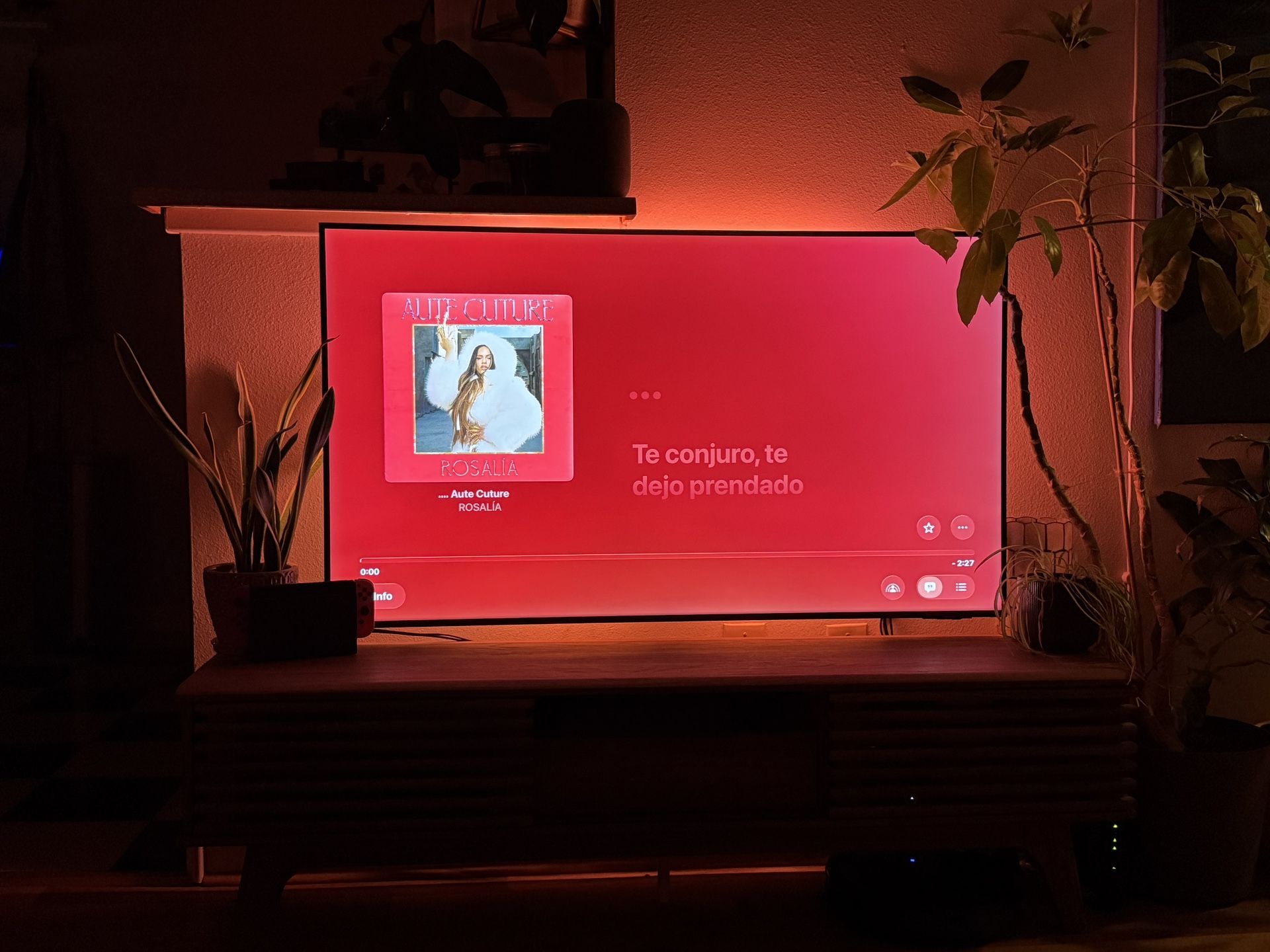 Nanoleaf 4d TV Light And Nanoleaf Canvas Lights 