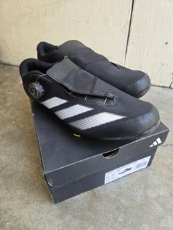 Adidas cycling shoes - like new