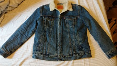 Levi's sherpa trucker Large