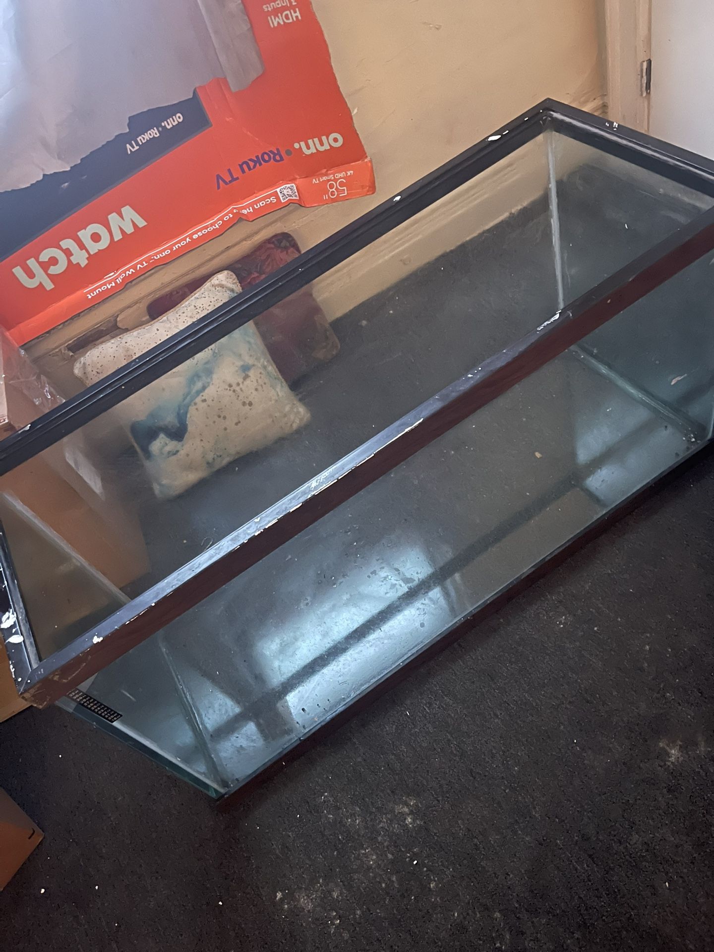 135 Gallon Fish Tank