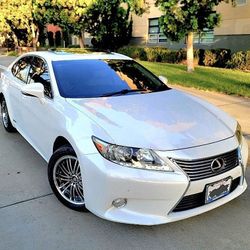 2015 LEXUS ES300H SPORT