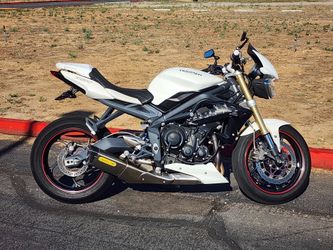 2016 Triumph Street triple