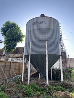 Butler Hopper Bin / Grain Storage 