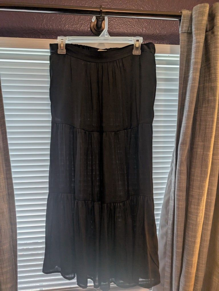 Skirt Size MEDIUM 
