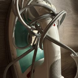 Rowenta steam Iron