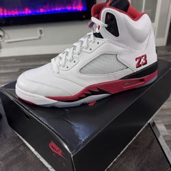 Jordan 5 Retro “Fire Red” 