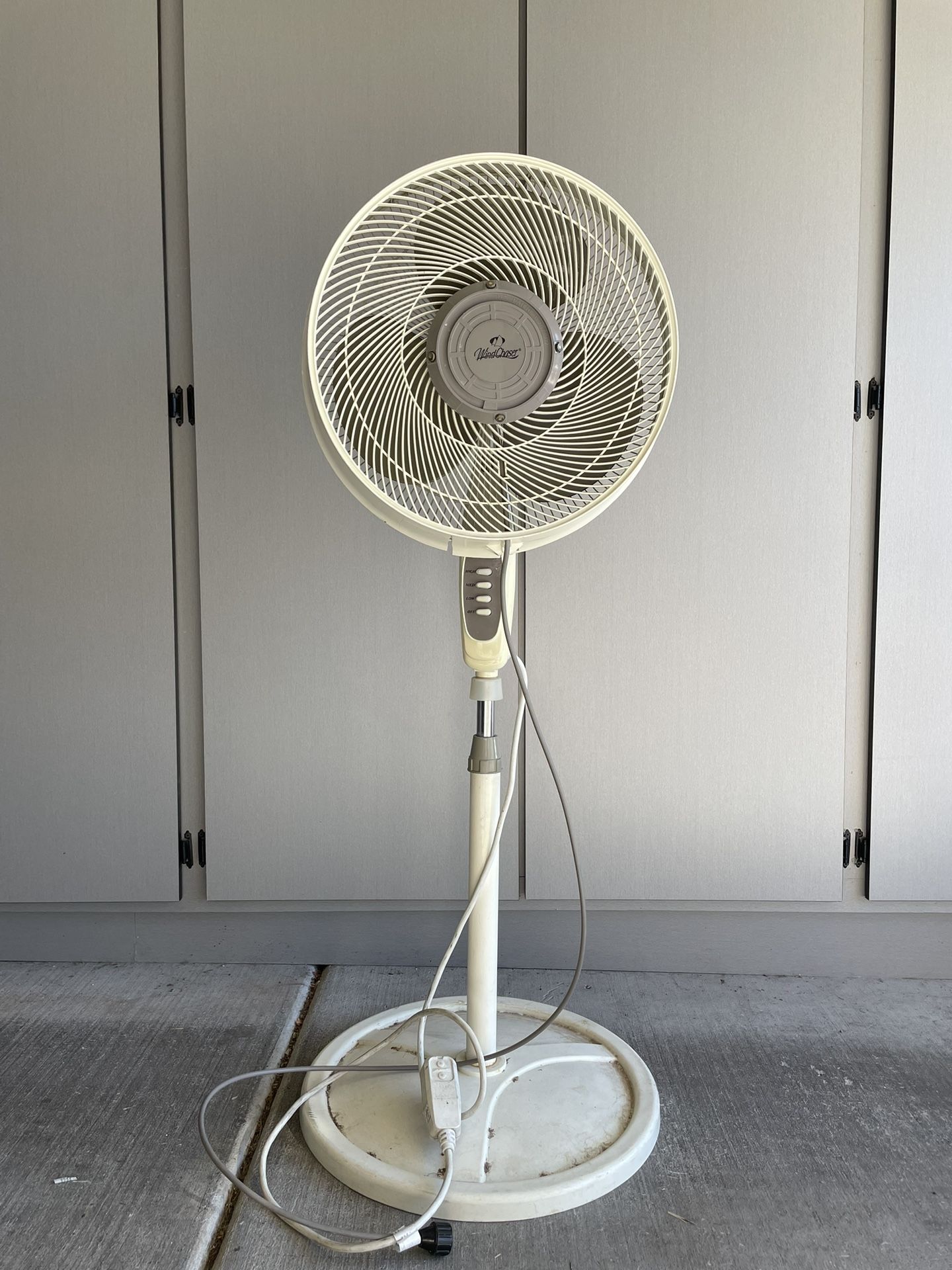 Windchaser Indoor/Outdoor Misting Fan