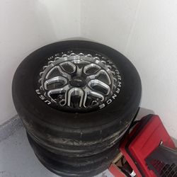 17x10.5 —— Lug Pattern Is 5x114.3