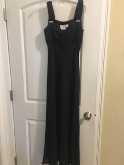 Black womans size 6 dress