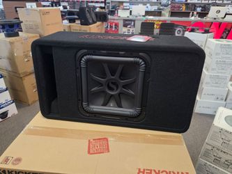 KICKER 12” L7R Solo-Baric Subwoofer Box – 1200W
