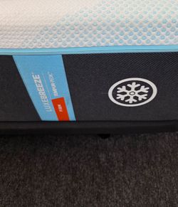 60% OFF - Tempurpedic LuxeBreeze Firm Split King 