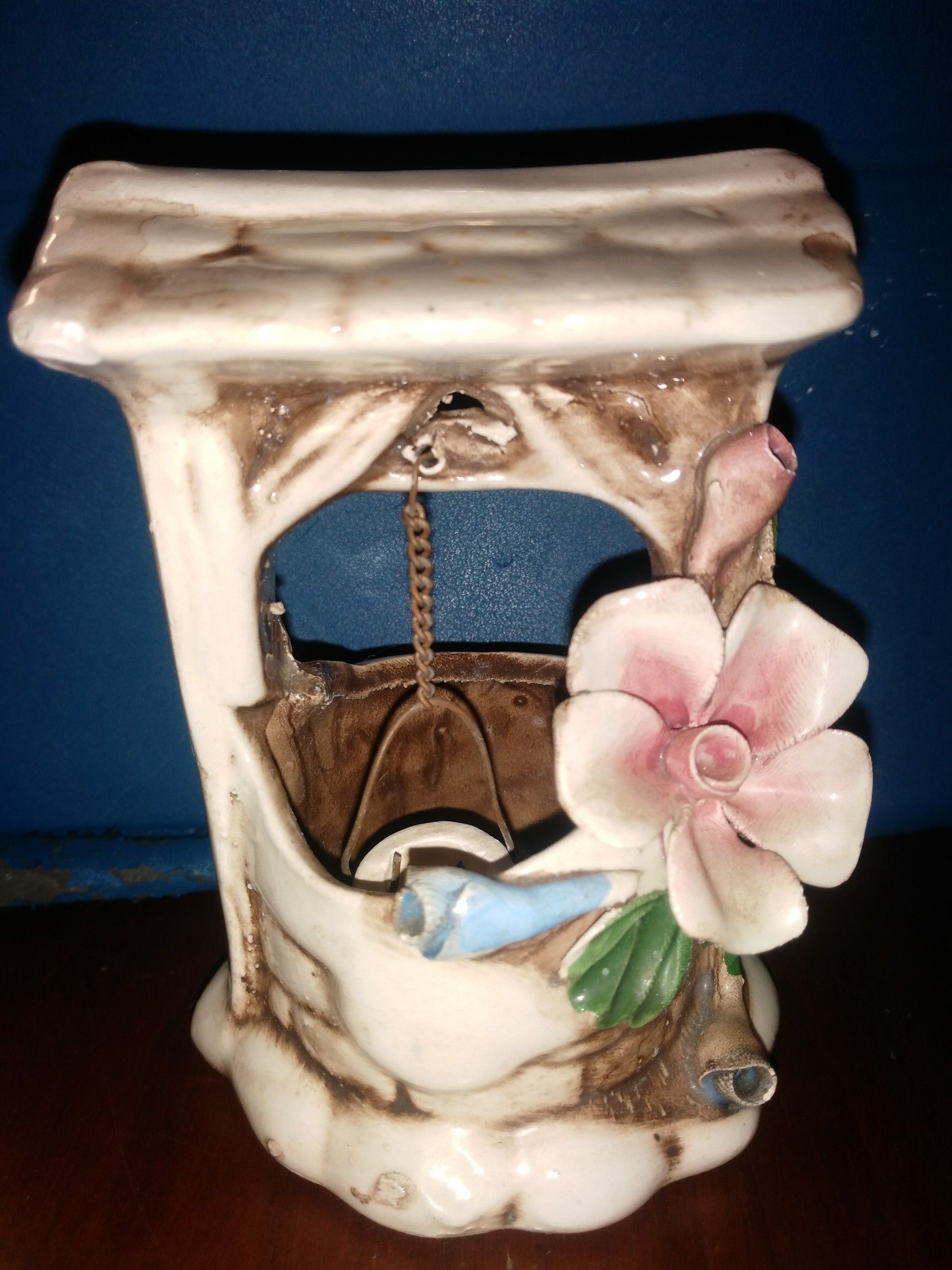 Capodimonte Porcelain Wishing Well 4.5" I don't see chips or cracks but please look carefully at pictures in case I've missed something