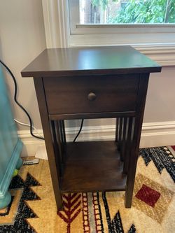 *Charger-ready* End table ( USB/USB-C/outlets)