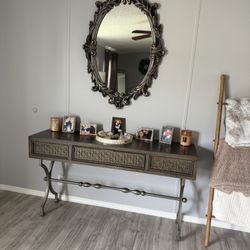 Entry Table And Mirror 
