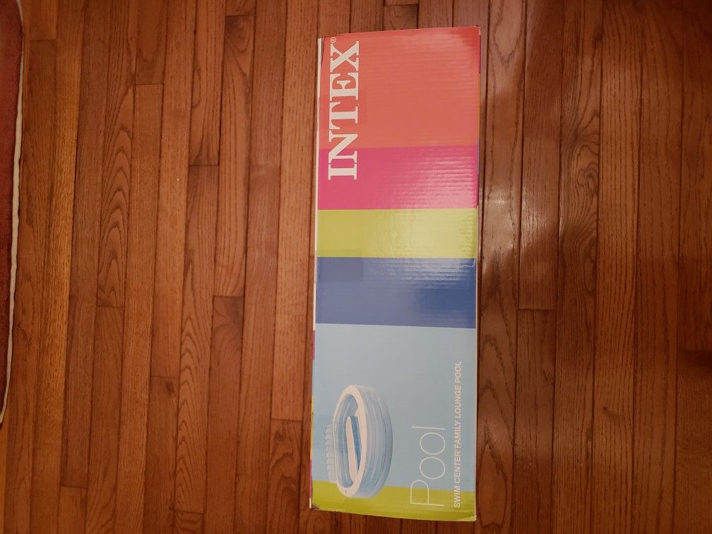 Intex Swim Center Family Lounge Pool