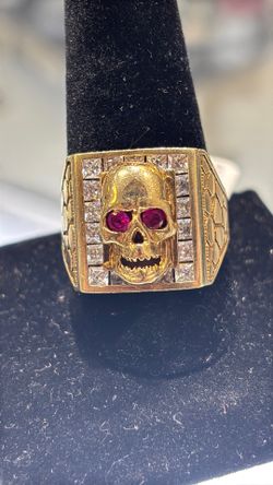 Freeform skull ring