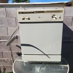 Beautiful Dishwasher Nice And Clean 