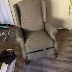 Old Recliner Perfect Working Condition 