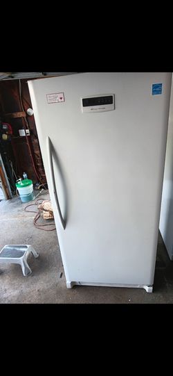 Fridgdaire upright freezer big size