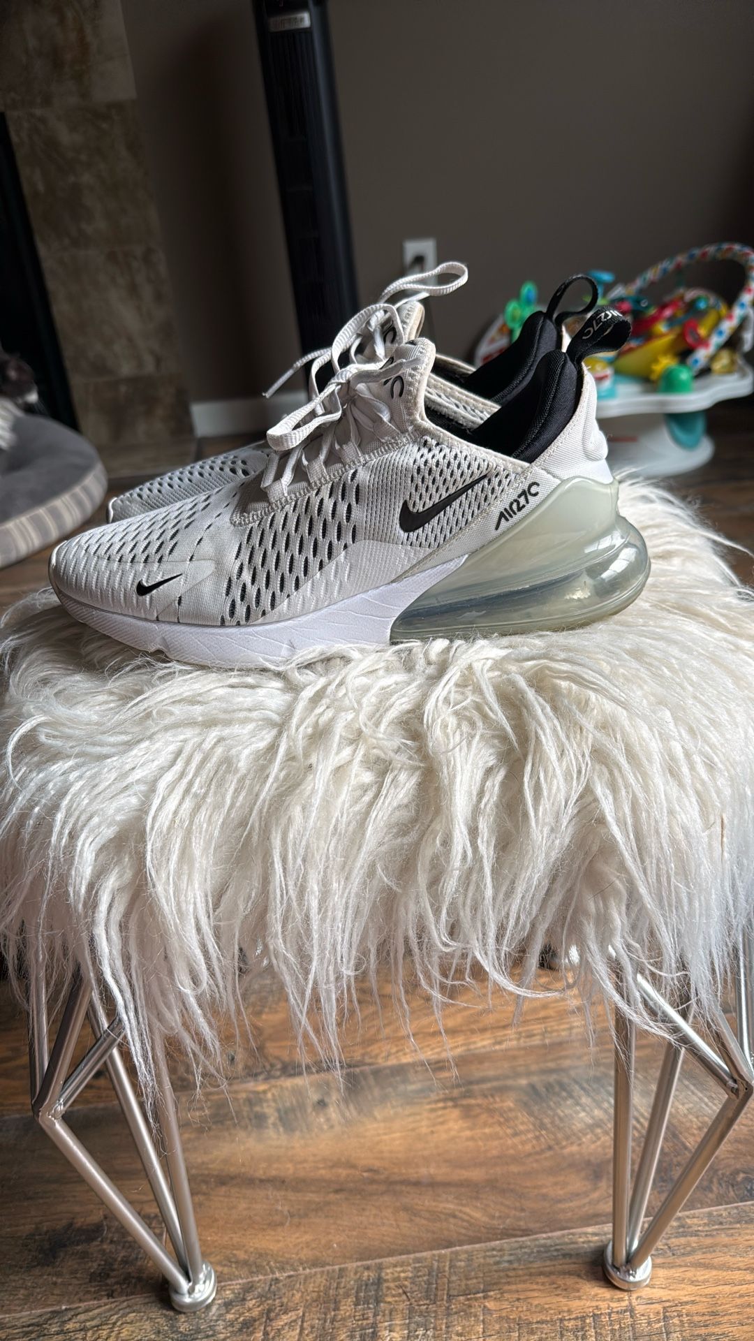 Women's Nike Air 270 White Size 9.5